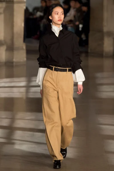 Look 17